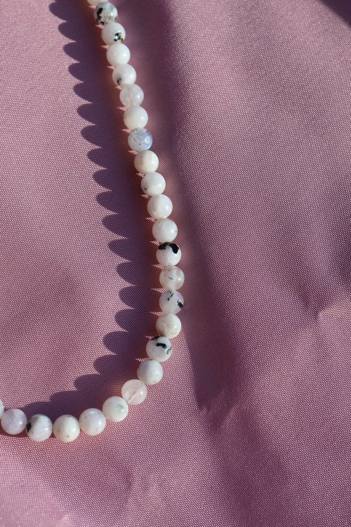 Mondsteinkette mit Einschlüssen