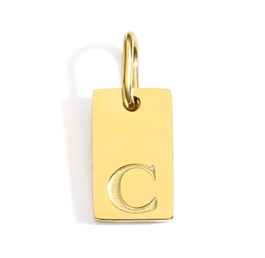 Buchstaben Charm gestanzt