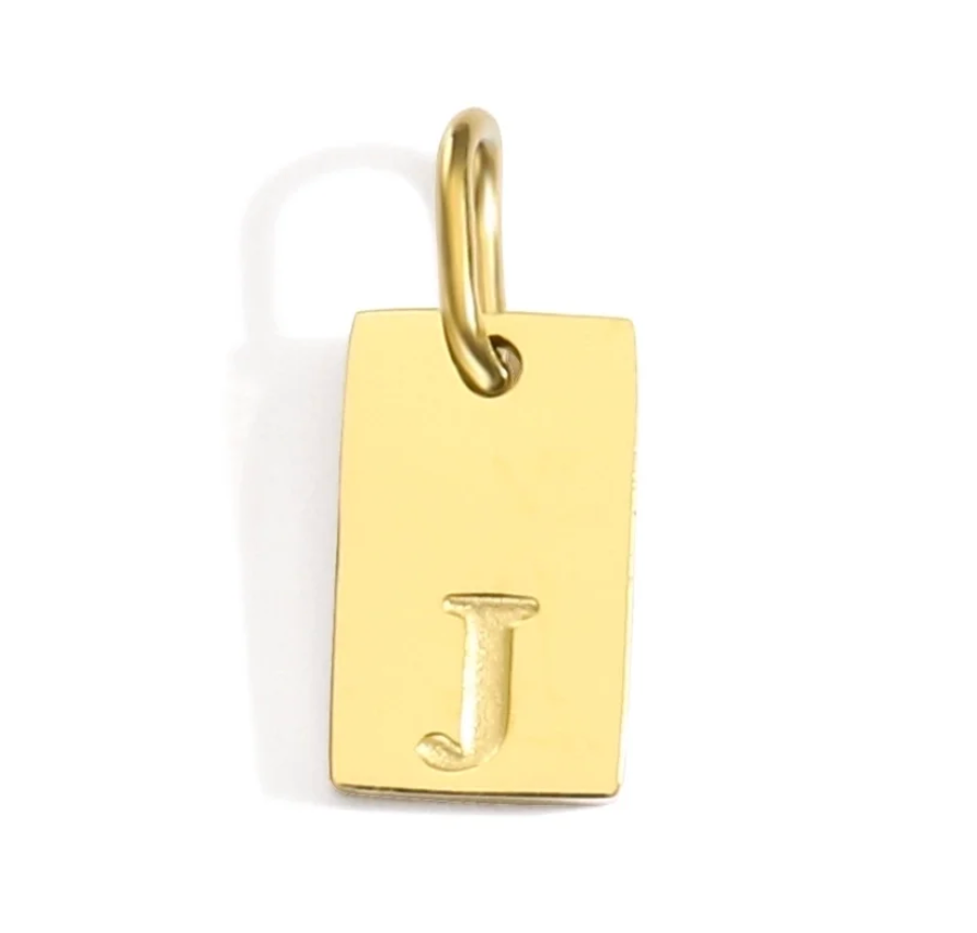 Buchstaben Charm gestanzt