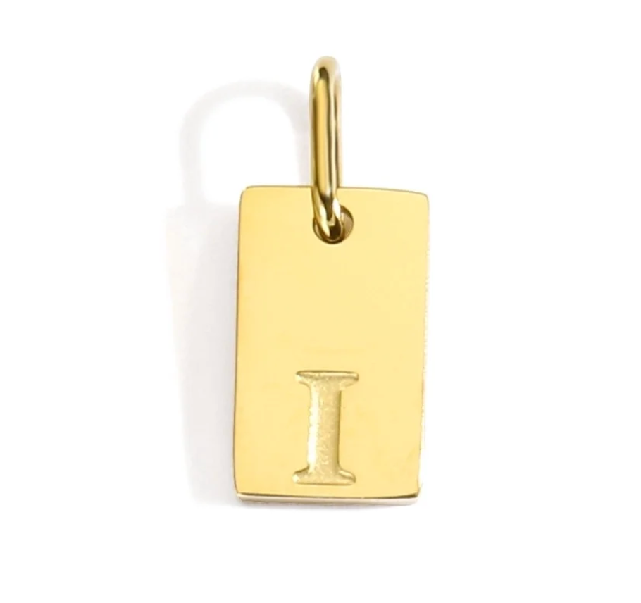 Buchstaben Charm gestanzt
