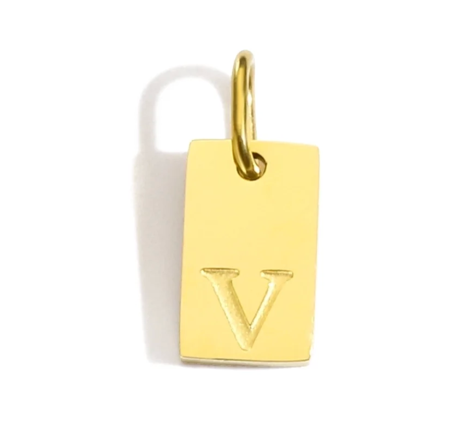 Buchstaben Charm gestanzt