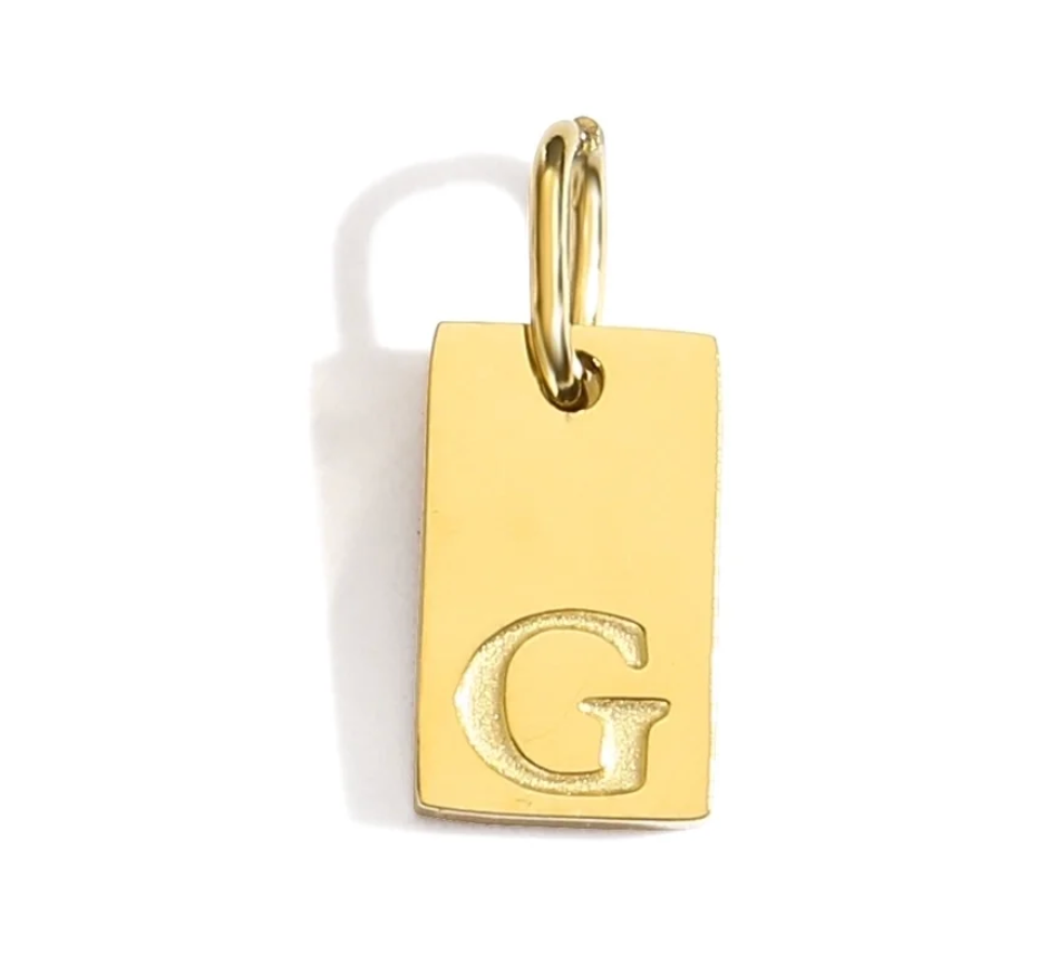 Buchstaben Charm gestanzt