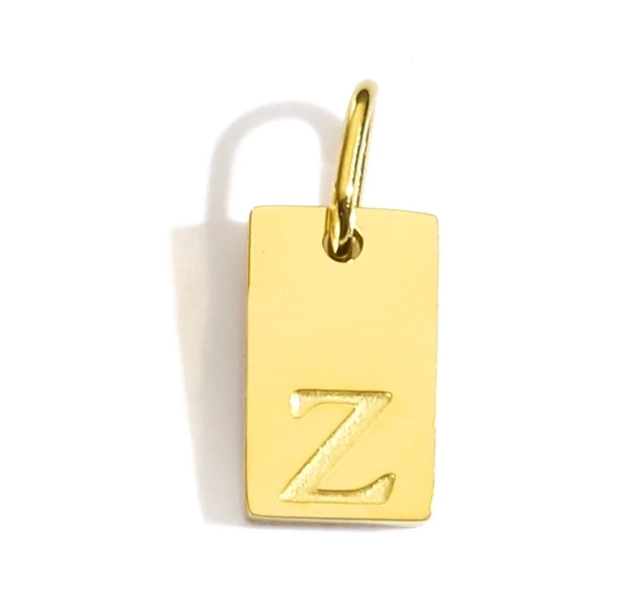 Buchstaben Charm gestanzt