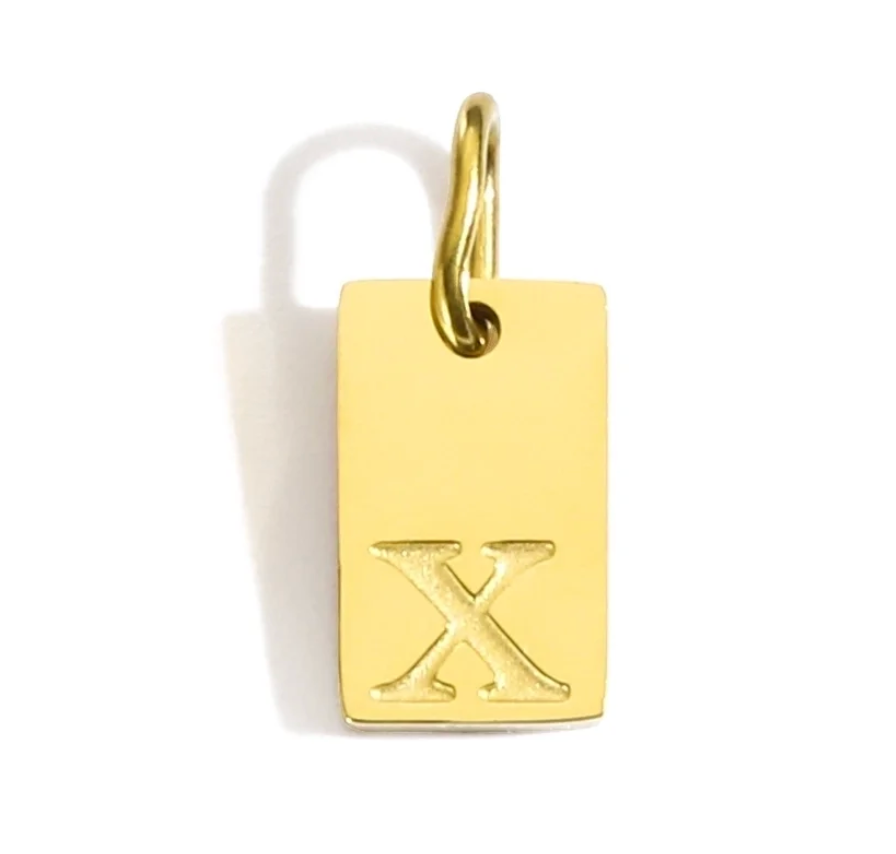 Buchstaben Charm gestanzt
