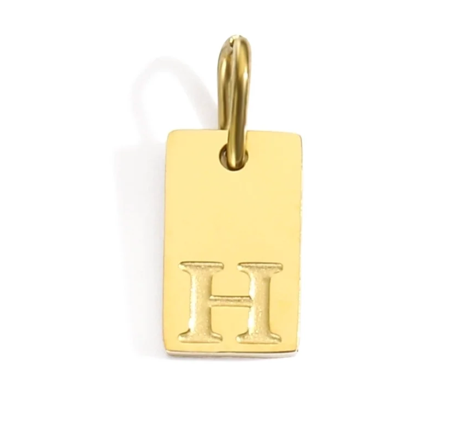 Buchstaben Charm gestanzt