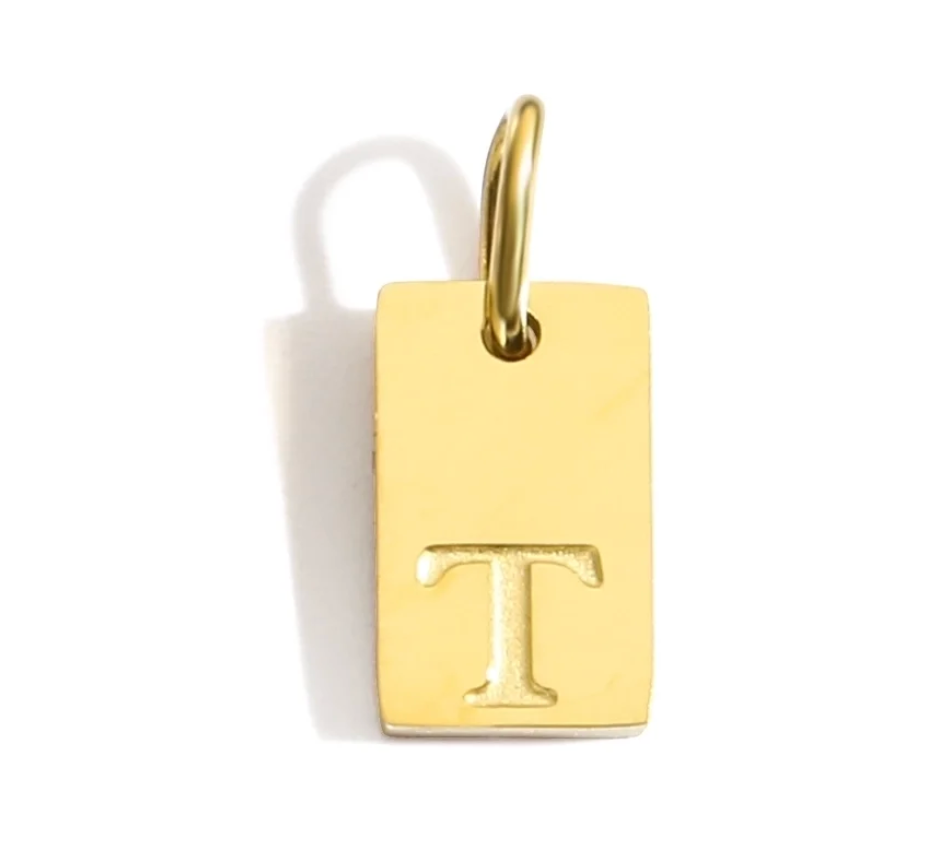 Buchstaben Charm gestanzt