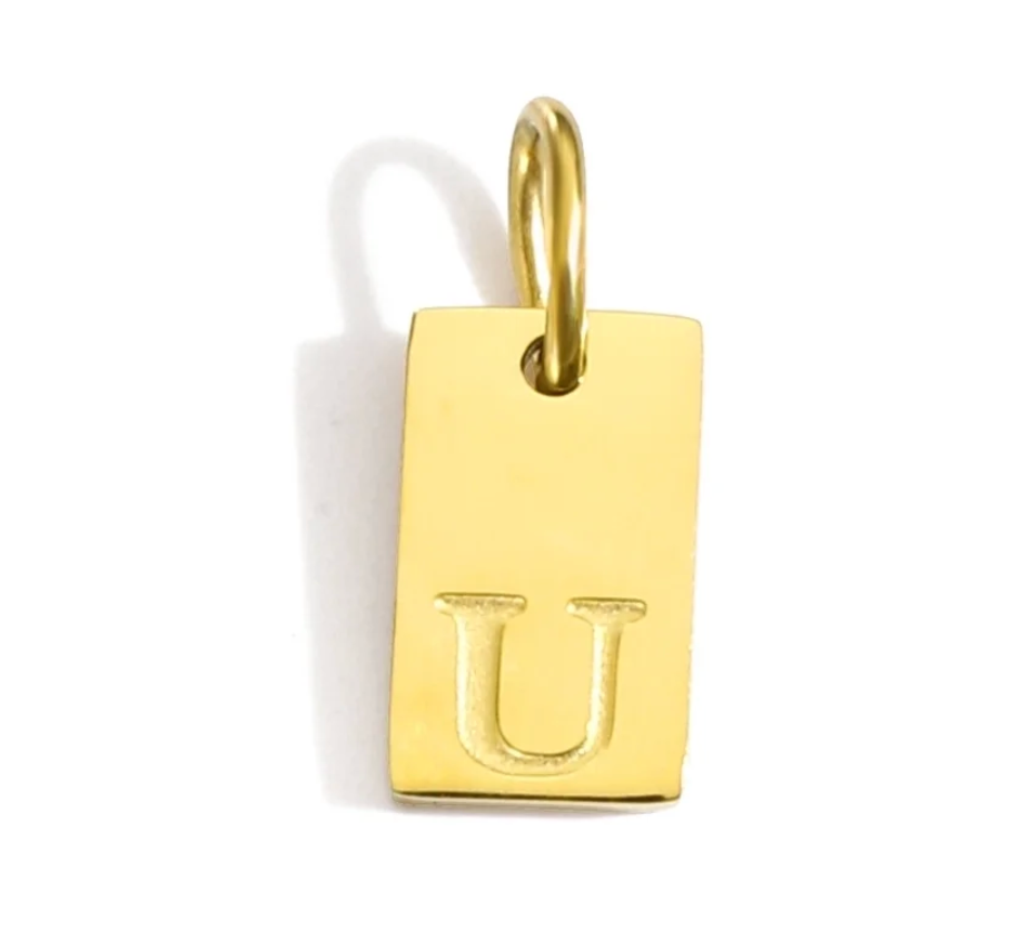 Buchstaben Charm gestanzt