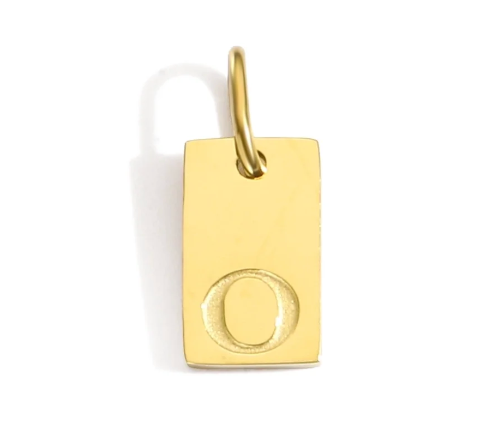 Buchstaben Charm gestanzt