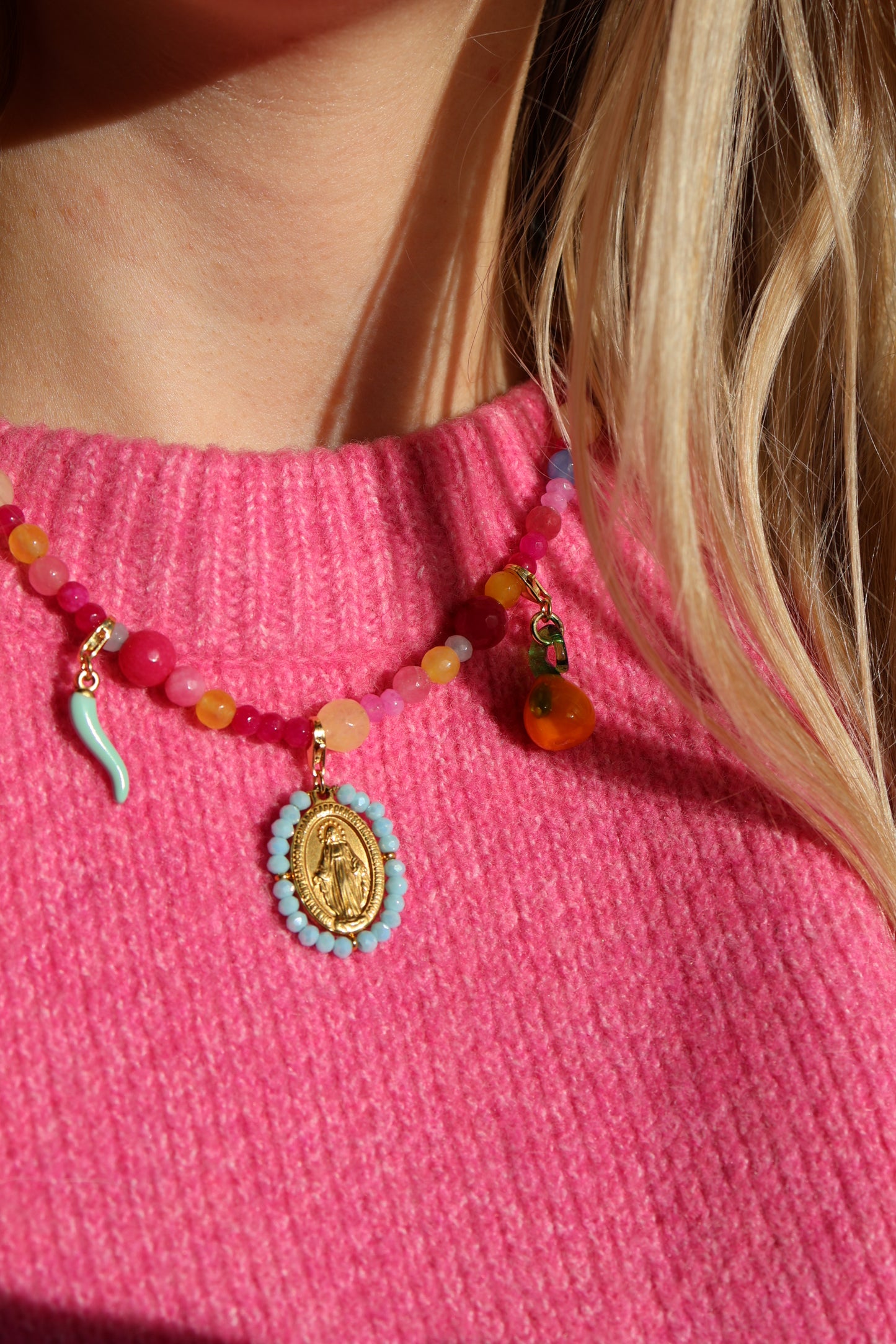 Edelsteinkette mit Charms